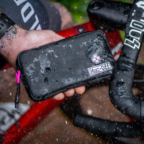 Muc-Off - Waterproof essentials case NA _ Unite - B1keparts.com
