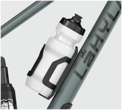 Lahyla Drew 24 low water bottle mount inside the frame